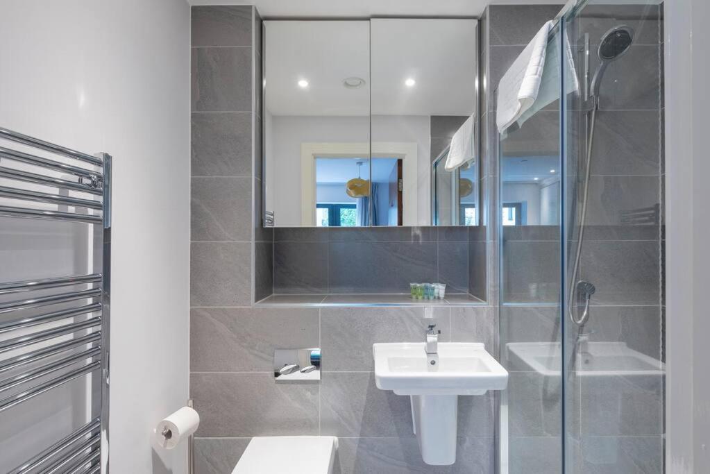 伦敦Stylish 2 Bed 2 Bath In Highgate & Free Parking公寓 外观 照片